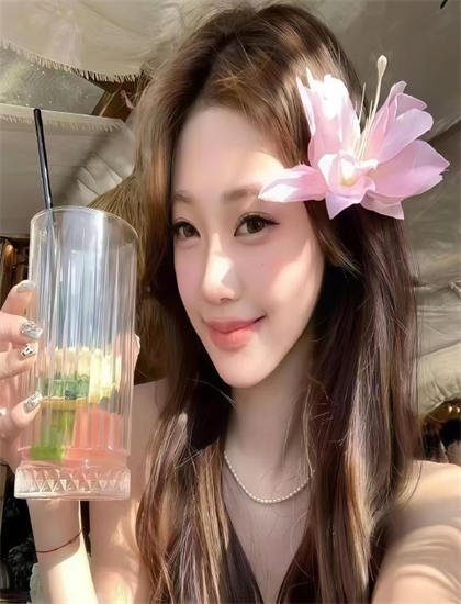 《炸平鹿特丹版》电影与电视剧比较：媒介差异与叙事特点